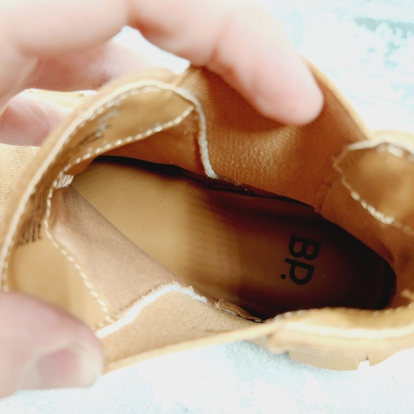 NEW BP. Niya Tan Brown Faux Suede Lug Sole Fall Ankle Chelsea Boots V561 - Picture 9 of 13